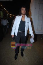 Sonu Nigam at Comedy Circus grand finale in Andheri Sports Complex on 7th Dec 2010 (2).JPG